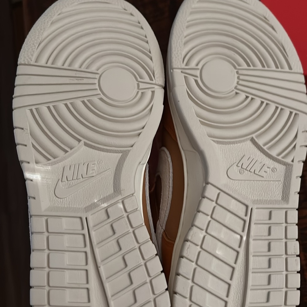 ‼️BNIB‼️Nike Dunk Low Retro SE
Monarch - Picture 4 of 5